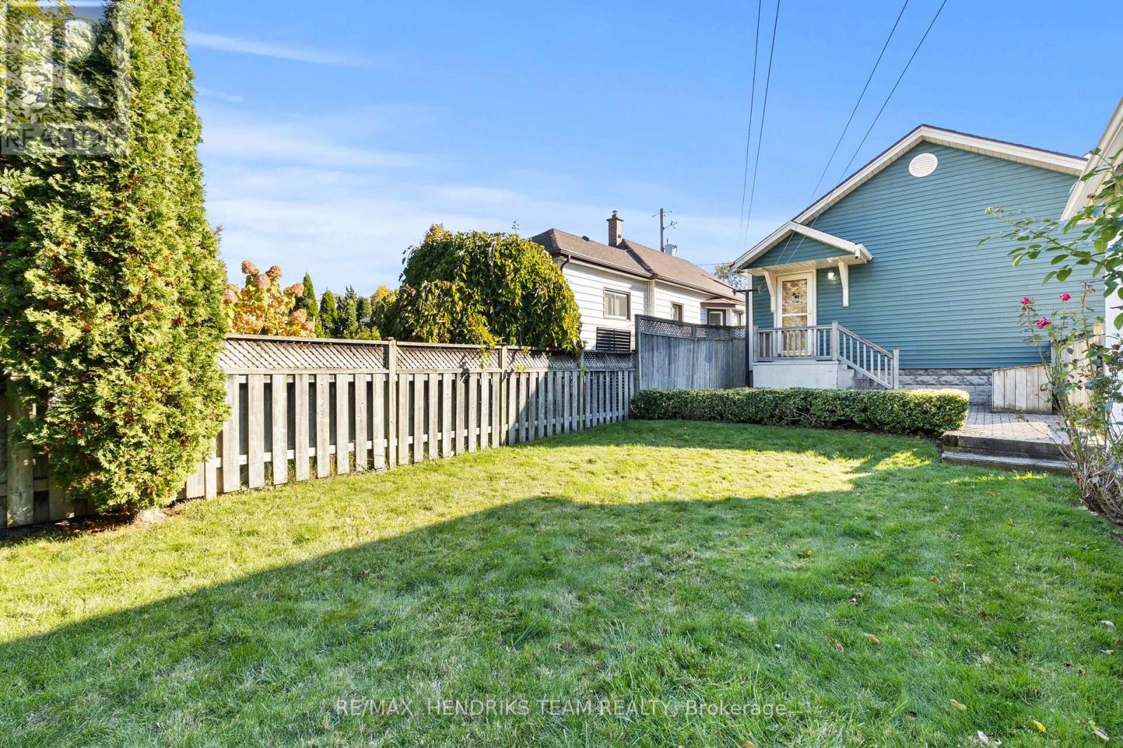 15 Stuart Avenue, St. Catharines, Ontario  L2R 1M6 - Photo 28 - X12493336