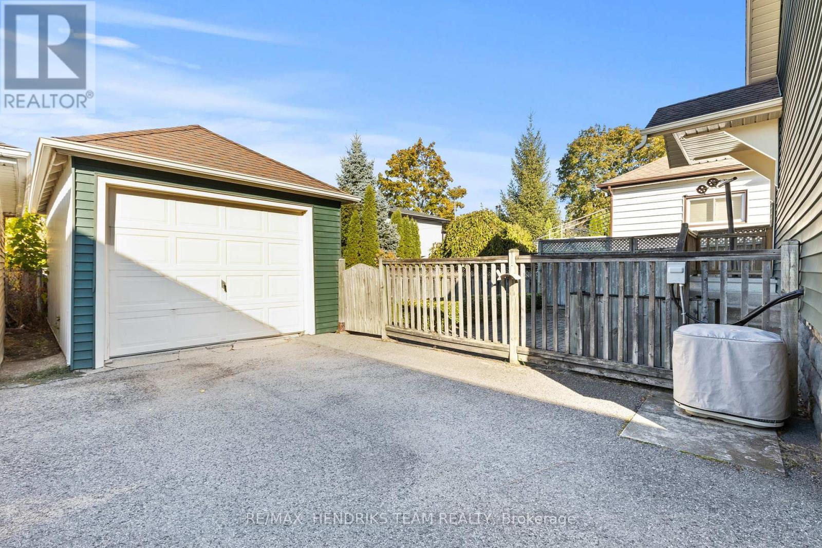 15 Stuart Avenue, St. Catharines, Ontario  L2R 1M6 - Photo 30 - X12493336