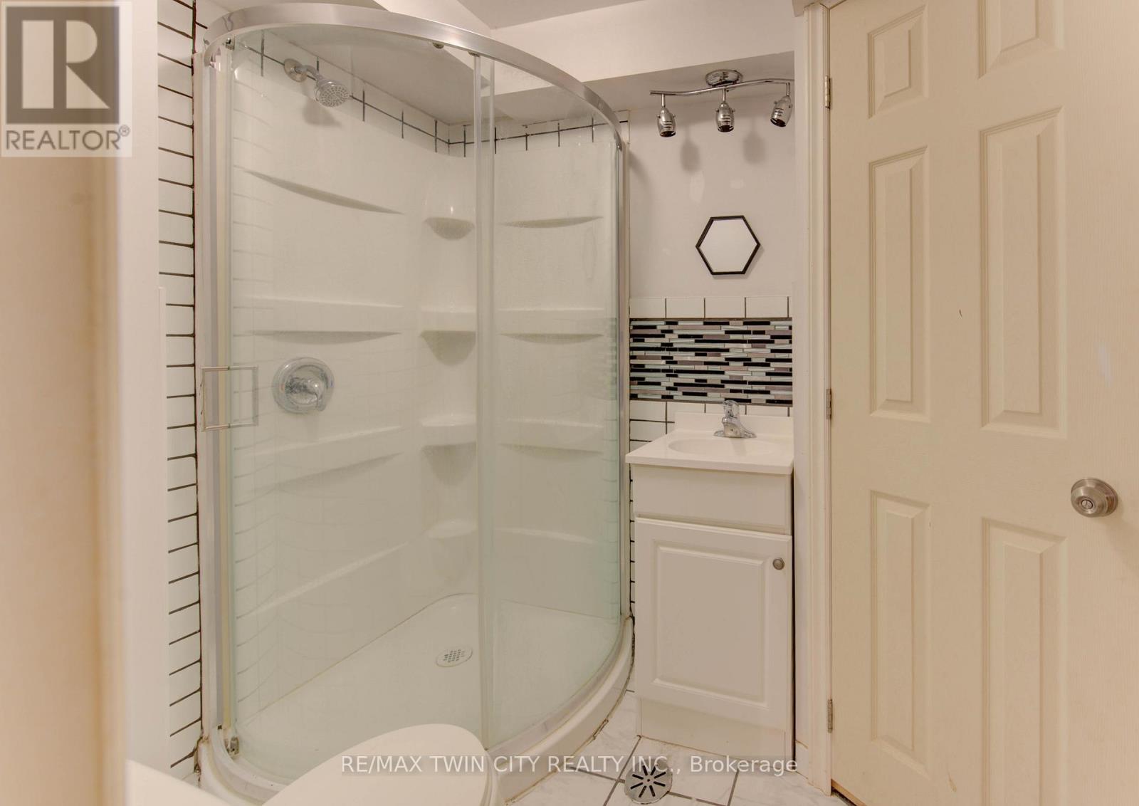 82 Trowbridge Street, Woolwich, Ontario  N0B 1M0 - Photo 18 - X12493038