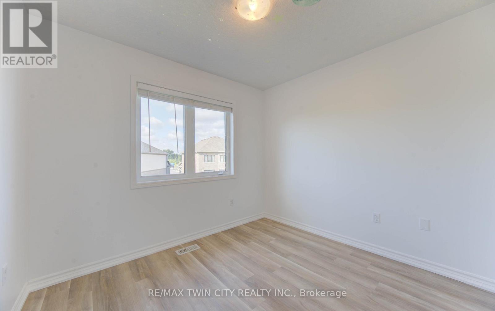 82 Trowbridge Street, Woolwich, Ontario  N0B 1M0 - Photo 9 - X12493038