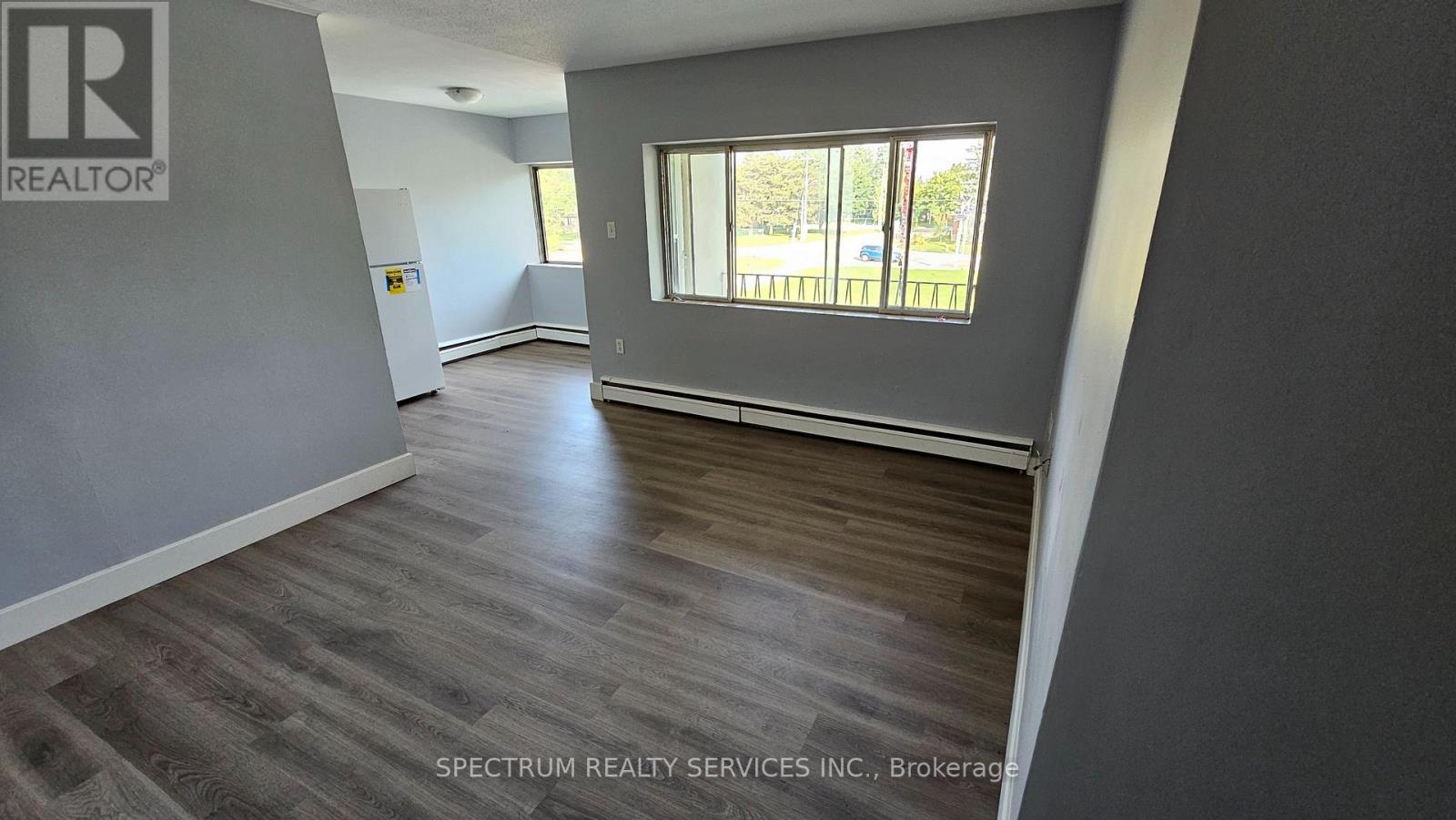 309 - 1170 Hamilton Road, London East, Ontario  N5W 1A9 - Photo 2 - X12493118