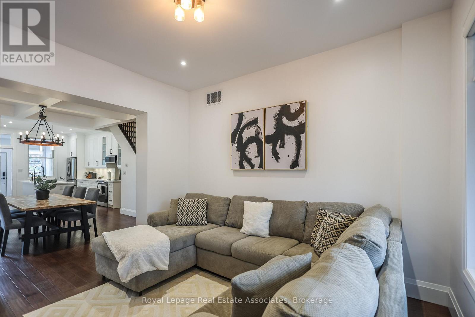 211 John Street N, Hamilton, Ontario  L8L 4P4 - Photo 9 - X12490272