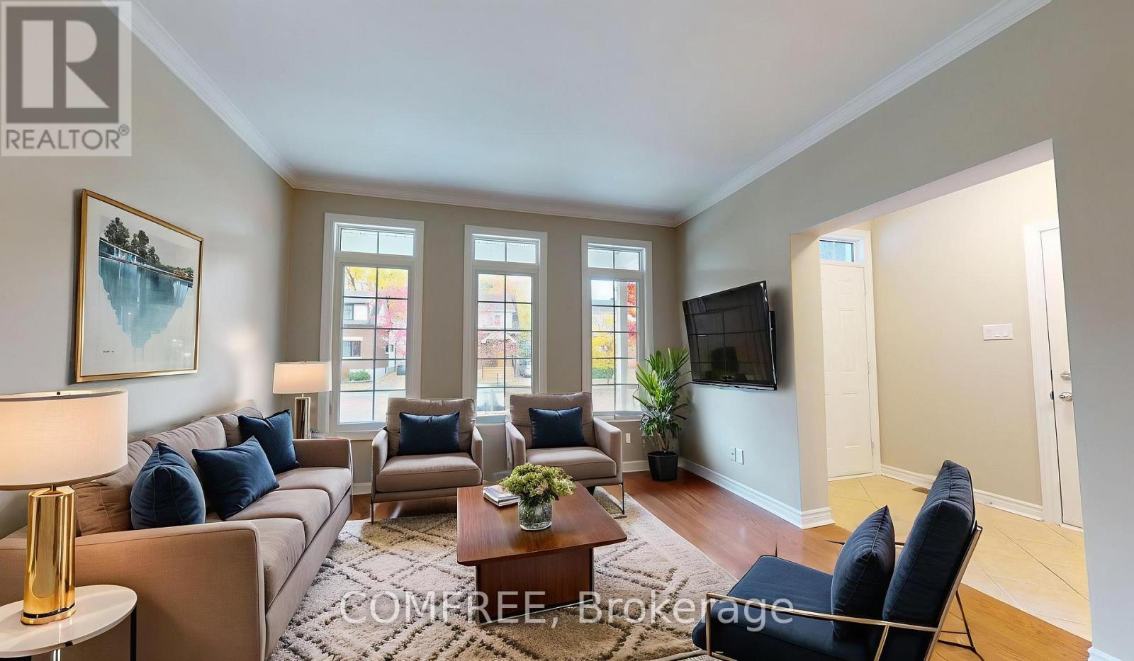 253 Goulburn Avenue, Ottawa, Ontario  K1N 8E5 - Photo 8 - X12486328