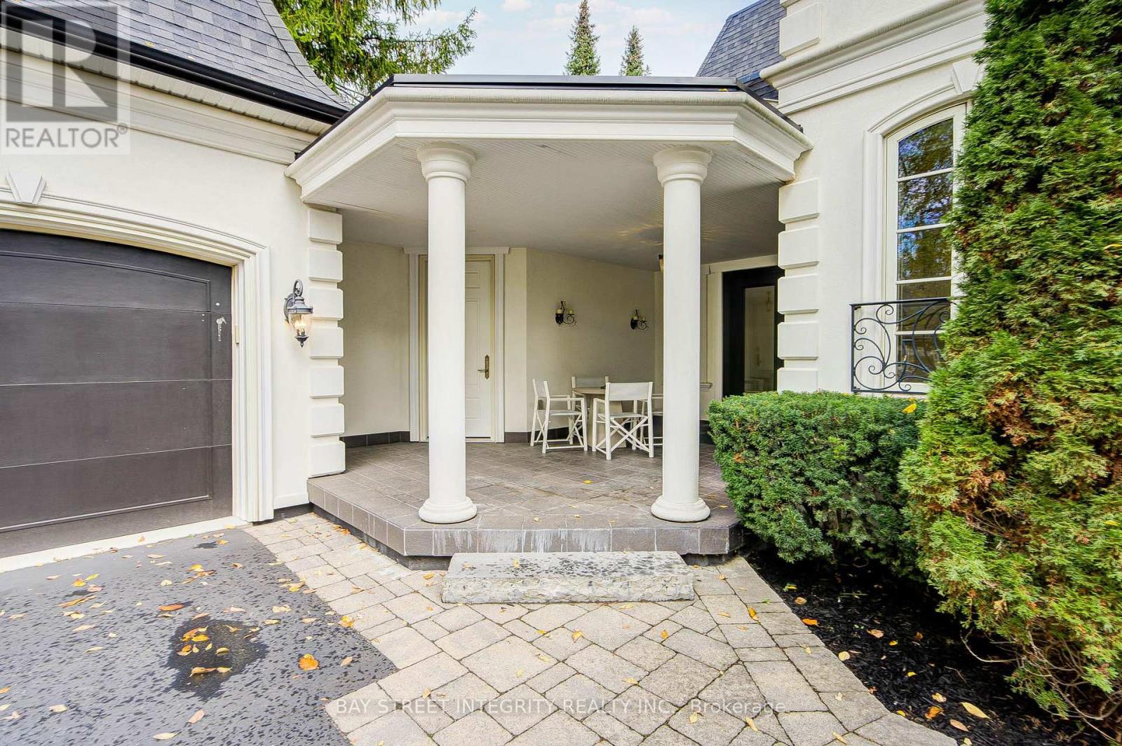 9 Highland Court, Aurora, Ontario  L4G 2S9 - Photo 4 - N12484977