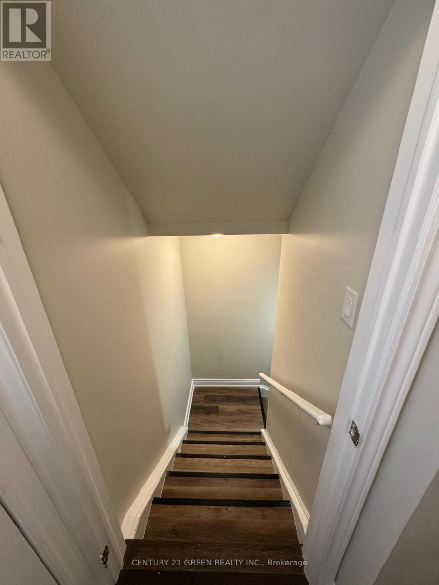 #2 - 18 Coulterville Drive, Caledon, Ontario  L7C 1Z9 - Photo 5 - W12488902