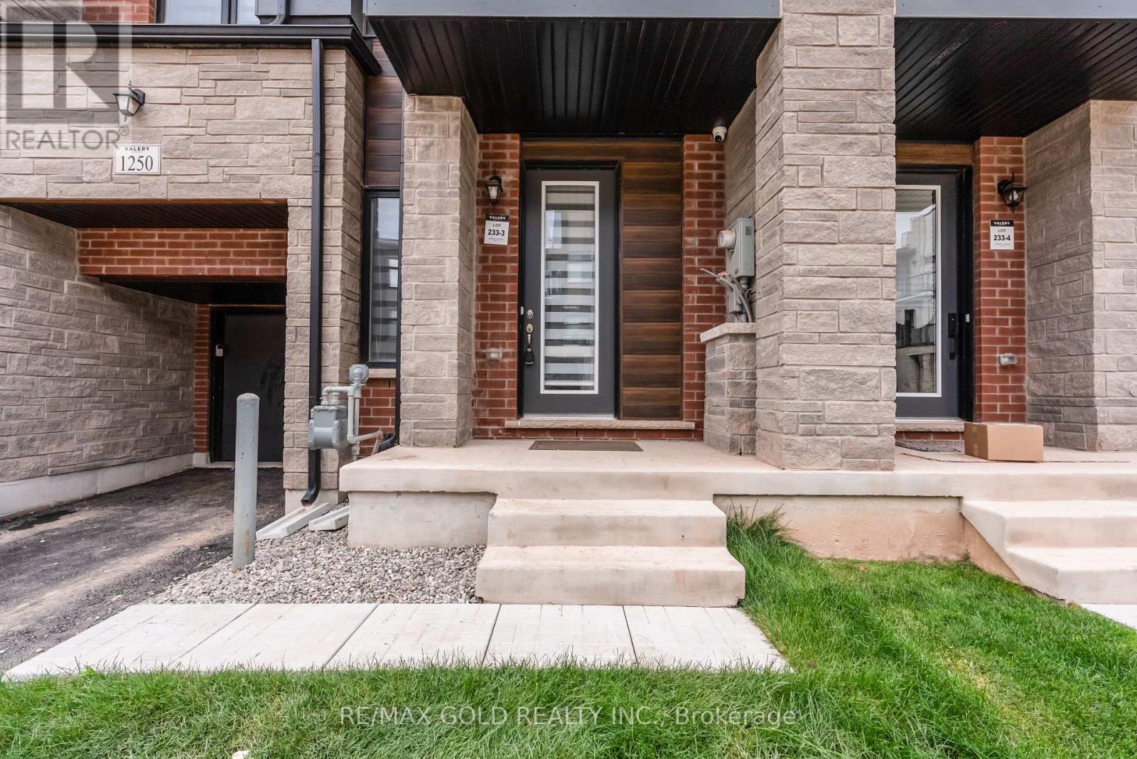 1250 Anthonia Trail, Oakville, Ontario  L6H 7Y7 - Photo 4 - W12492482