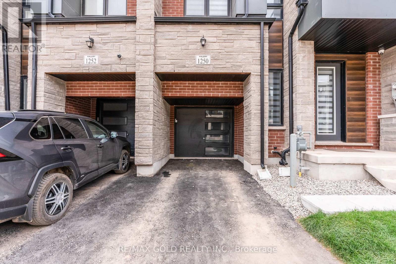 1250 Anthonia Trail, Oakville, Ontario  L6H 7Y7 - Photo 3 - W12492482