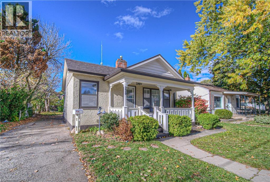 220 Schlueter Drive, Cambridge  by Ask Marius Real Estate 220 Schlueter Drive, Cambridge