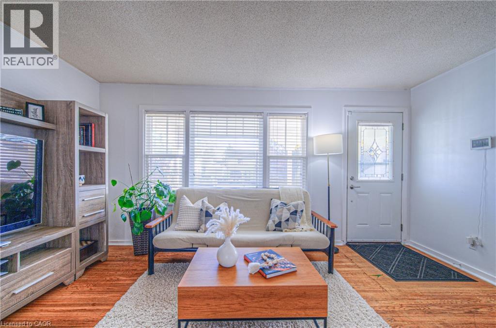 220 Schlueter Drive, Cambridge, Ontario  N3H 4B5 - Photo 4 - 40784247