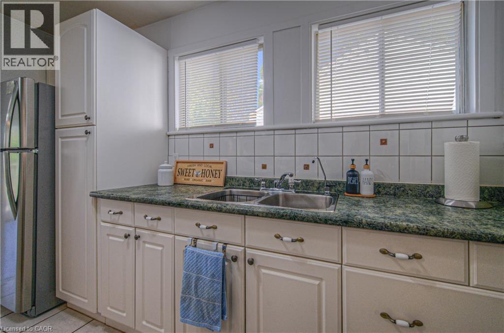 220 Schlueter Drive, Cambridge, Ontario  N3H 4B5 - Photo 9 - 40784247