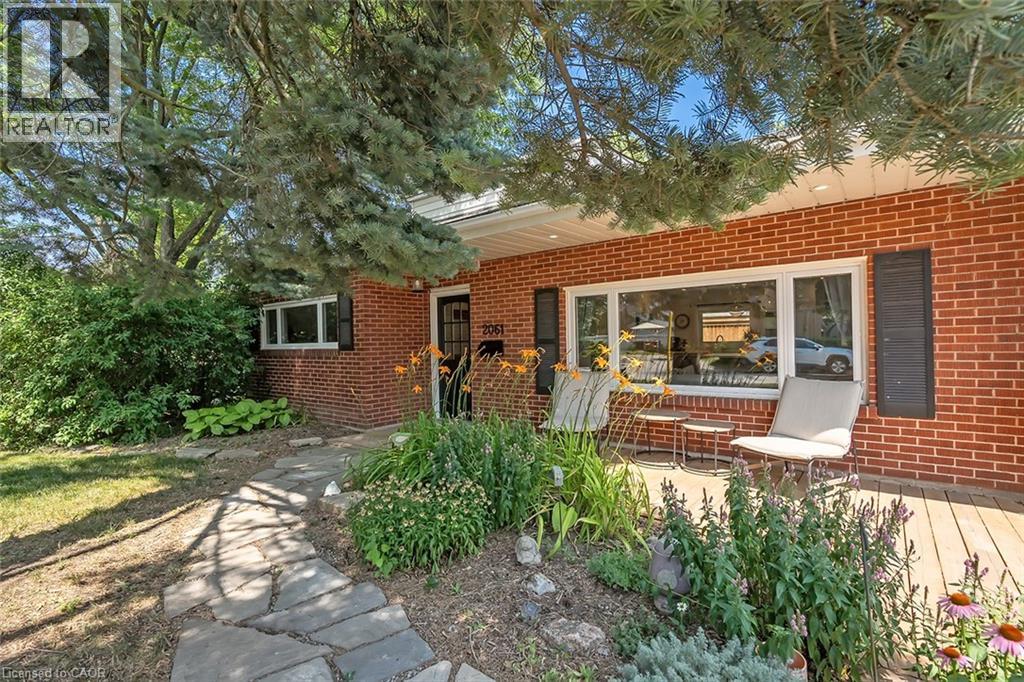 2061 HALTON Place, Burlington, Ontario