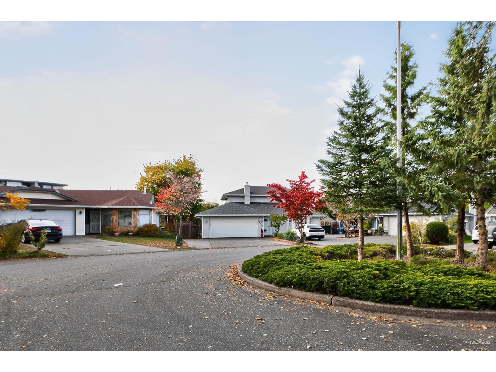 12079 84a Avenue, Surrey, British Columbia  V3W 0S7 - Photo 4 - R3061690