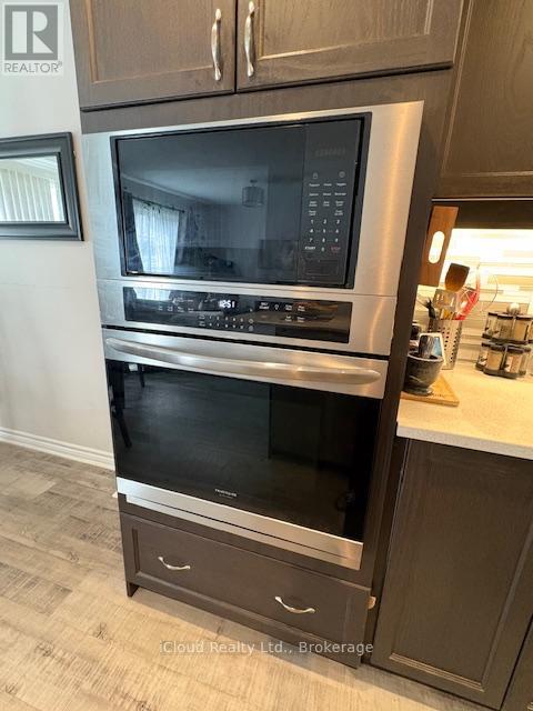 521 Honeylocust Avenue, Ottawa, Ontario  K2V 0K9 - Photo 9 - X12488316