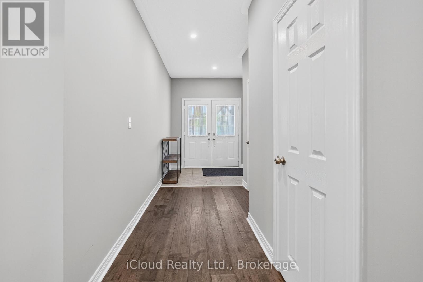 617 Mockridge Terrace, Milton, Ontario  L9T 7V2 - Photo 7 - W12492428