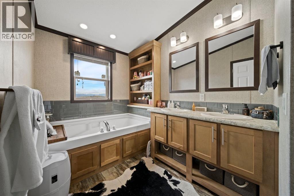 265115 Range Road 55, Rural Rocky View County, Alberta  T4C 1B7 - Photo 12 - A2253439