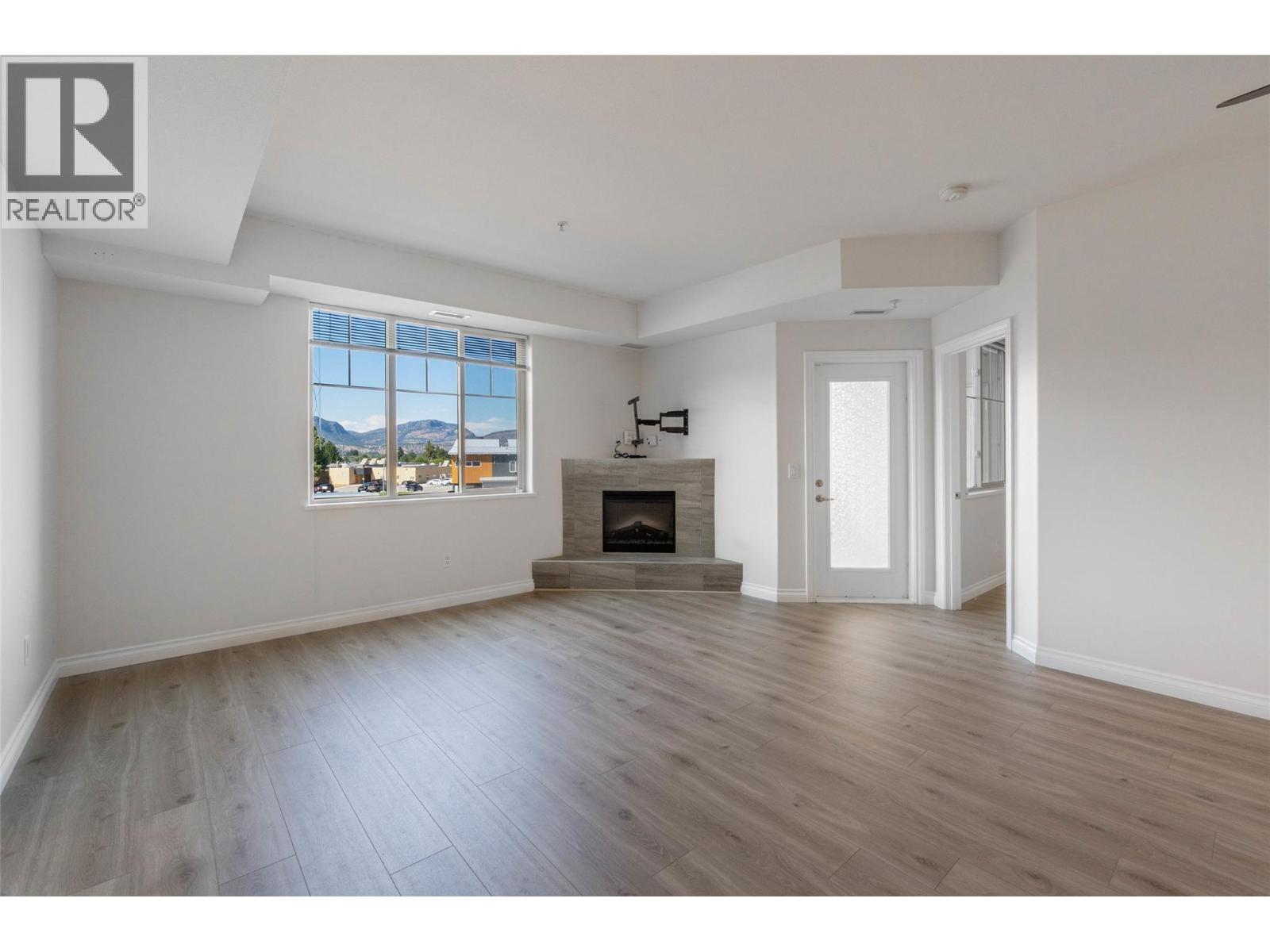 921 SPILLWAY Road Unit# 212C Oliver Photo 16 921 SPILLWAY Road Unit# 212C Oliver Photo 16