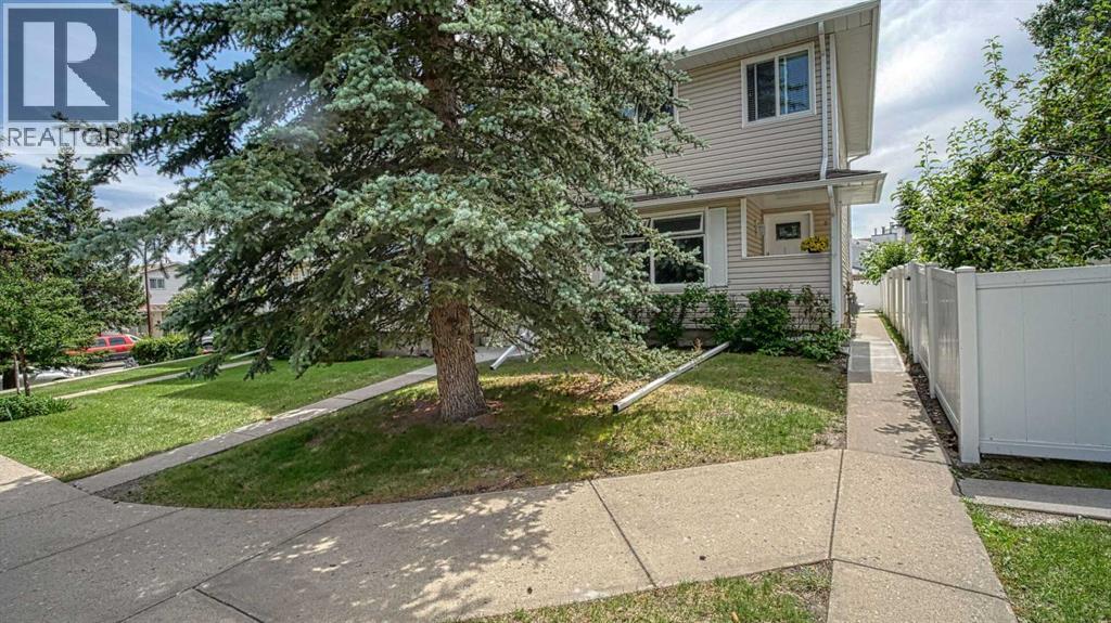 123 Woodsman Lane Sw, Calgary, Alberta  T2W 4Z5 - Photo 1 - A2264163