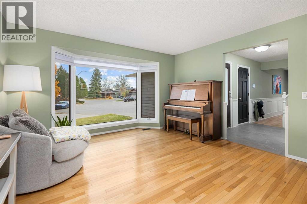 19 Deermoss Place Se, Calgary, Alberta  T2J 6P5 - Photo 7 - A2267808