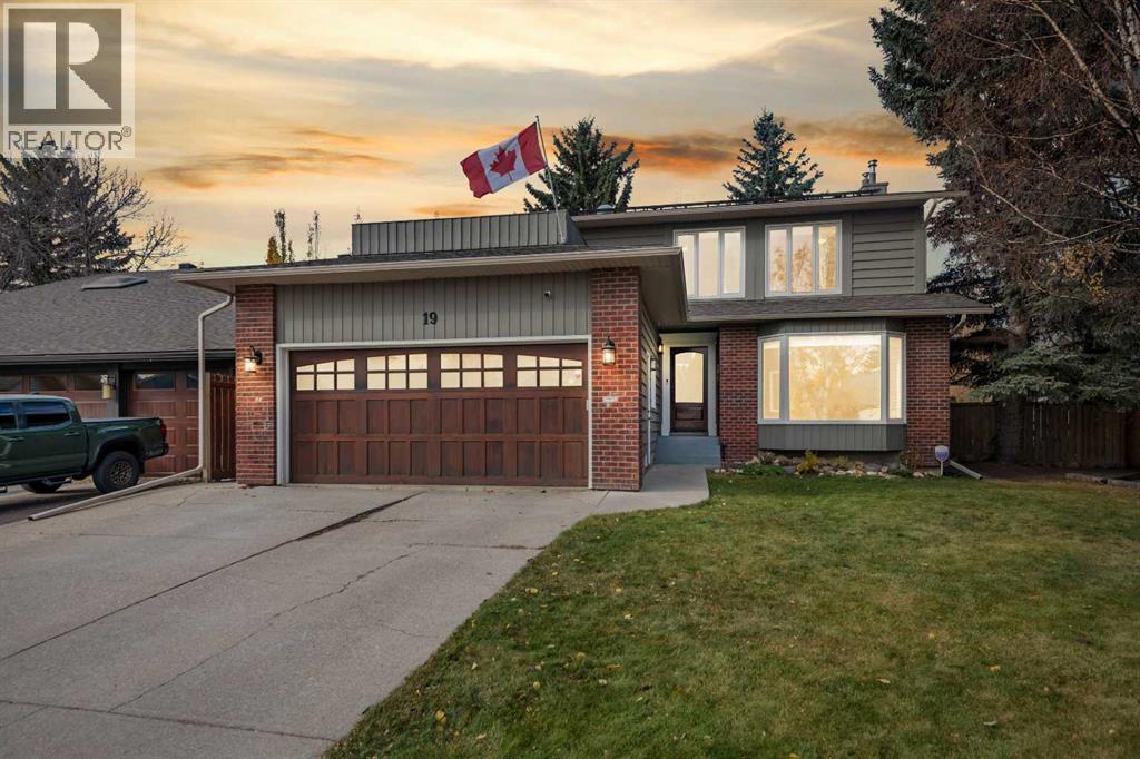 19 Deermoss Place Se, Calgary, Alberta  T2J 6P5 - Photo 1 - A2267808
