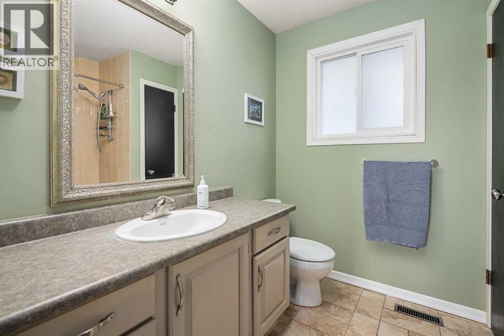 19 Deermoss Place Se, Calgary, Alberta  T2J 6P5 - Photo 19 - A2267808
