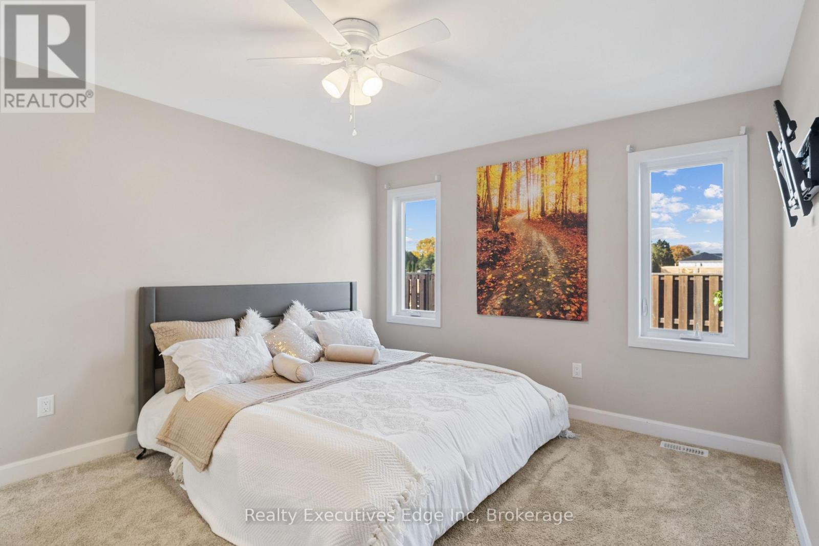 98 Moonstone Crescent, Chatham-Kent, Ontario  N7M 0S2 - Photo 14 - X12403021