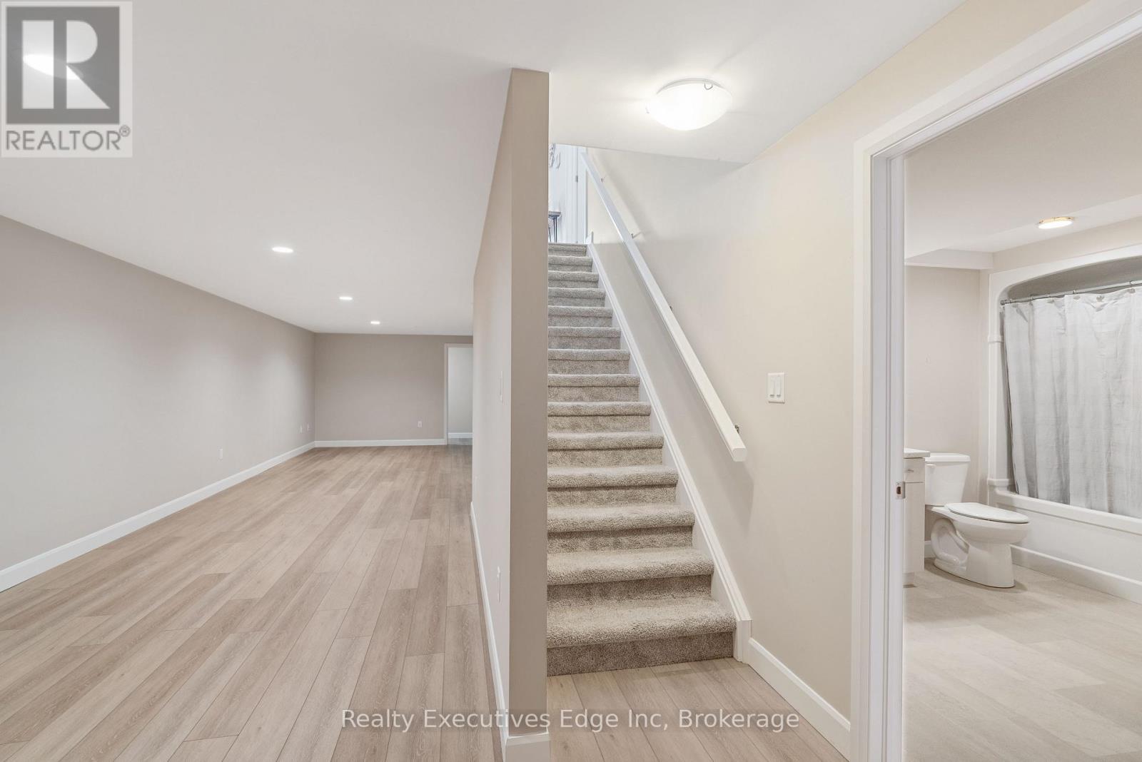 98 Moonstone Crescent, Chatham-Kent, Ontario  N7M 0S2 - Photo 24 - X12403021