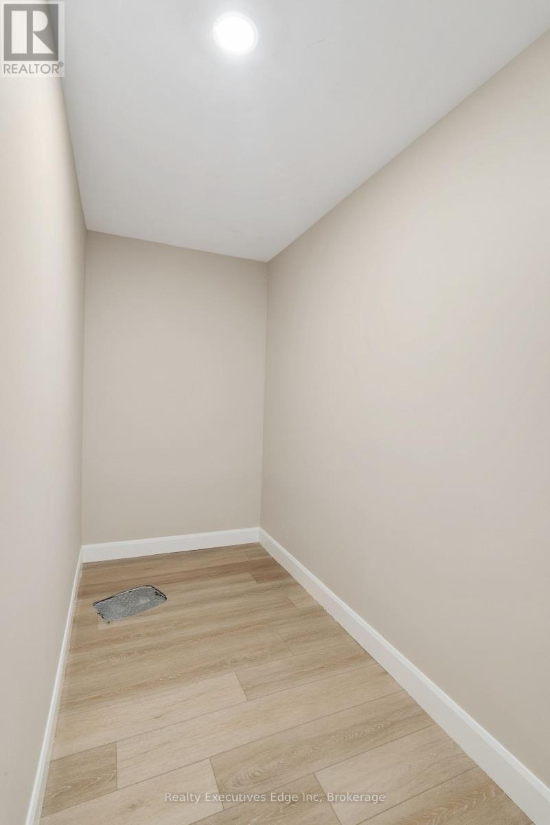 98 Moonstone Crescent, Chatham-Kent, Ontario  N7M 0S2 - Photo 31 - X12403021