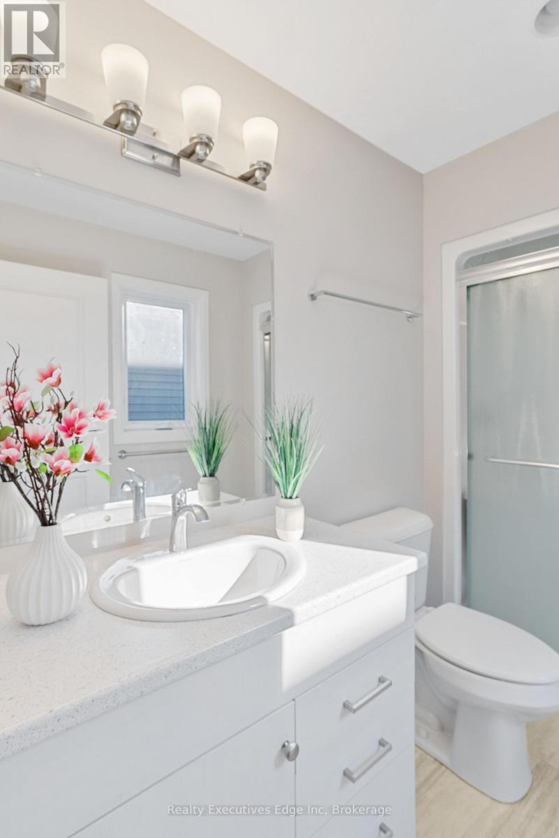 98 Moonstone Crescent, Chatham-Kent, Ontario  N7M 0S2 - Photo 16 - X12403021