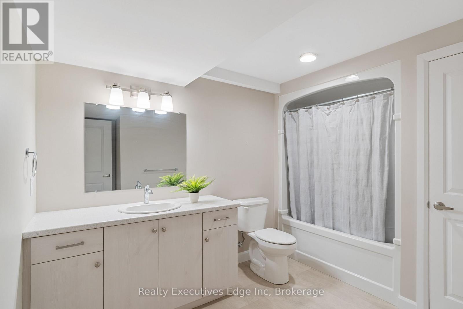 98 Moonstone Crescent, Chatham-Kent, Ontario  N7M 0S2 - Photo 29 - X12403021