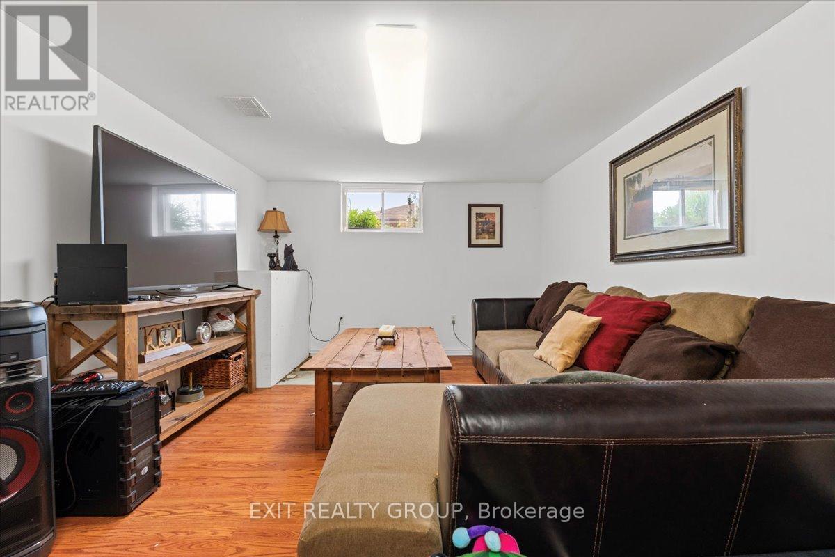 29 Barry Road, Quinte West, Ontario  K8V 0M3 - Photo 24 - X12493444