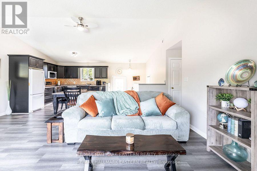 4075 County Road 44, Havelock-Belmont-Methuen, Ontario  K0L 1Z0 - Photo 3 - X12493486