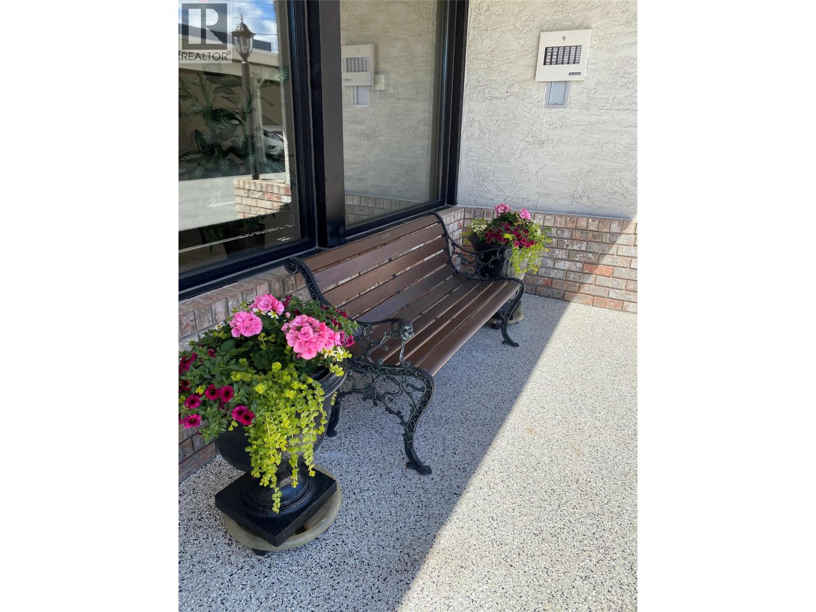 272 Green Avenue W Unit# 208, Penticton, British Columbia  V2A 3T2 - Photo 1 - 10348028