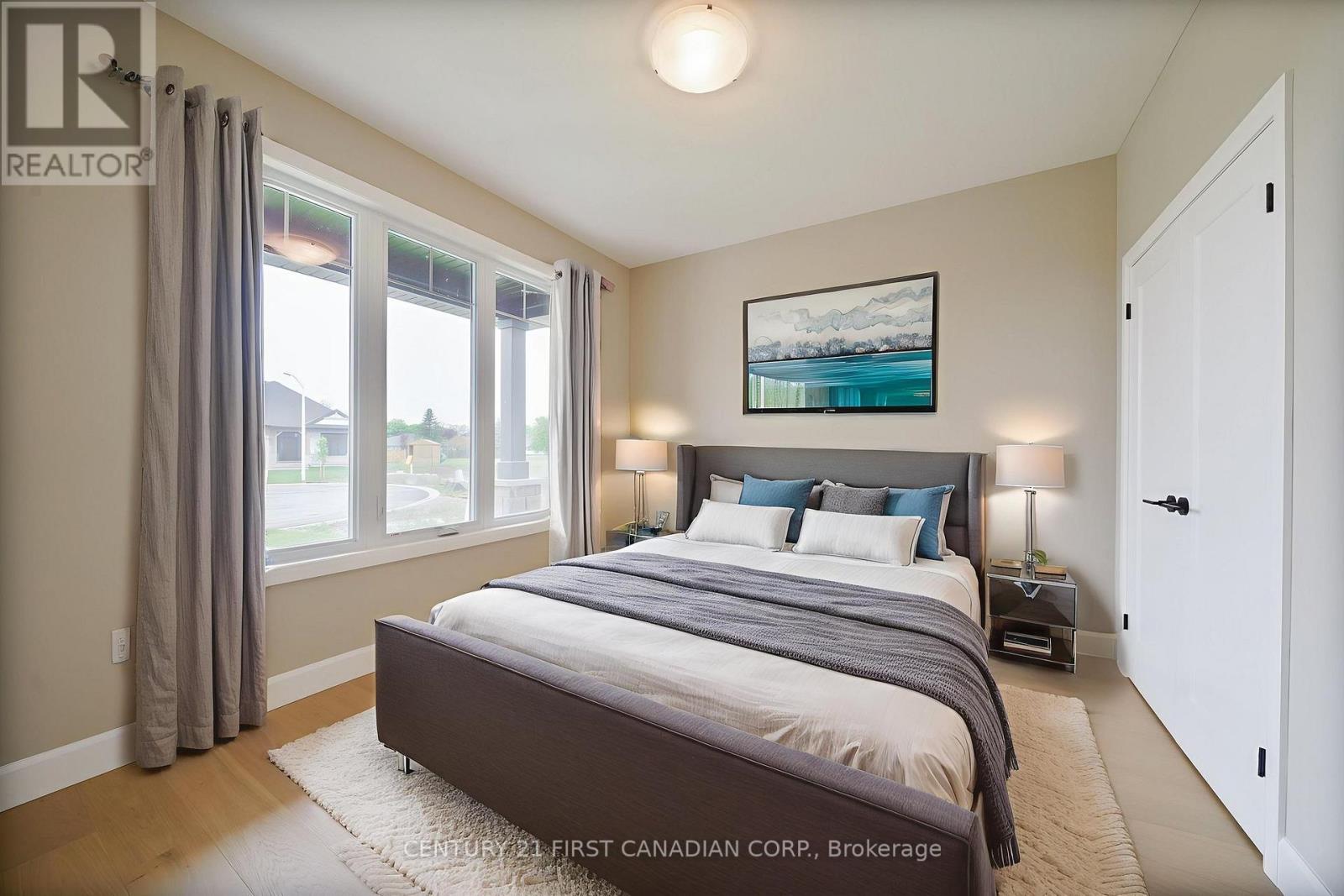 482 Julianna Court, Plympton-Wyoming, Ontario  N0N 1T0 - Photo 6 - X12493494