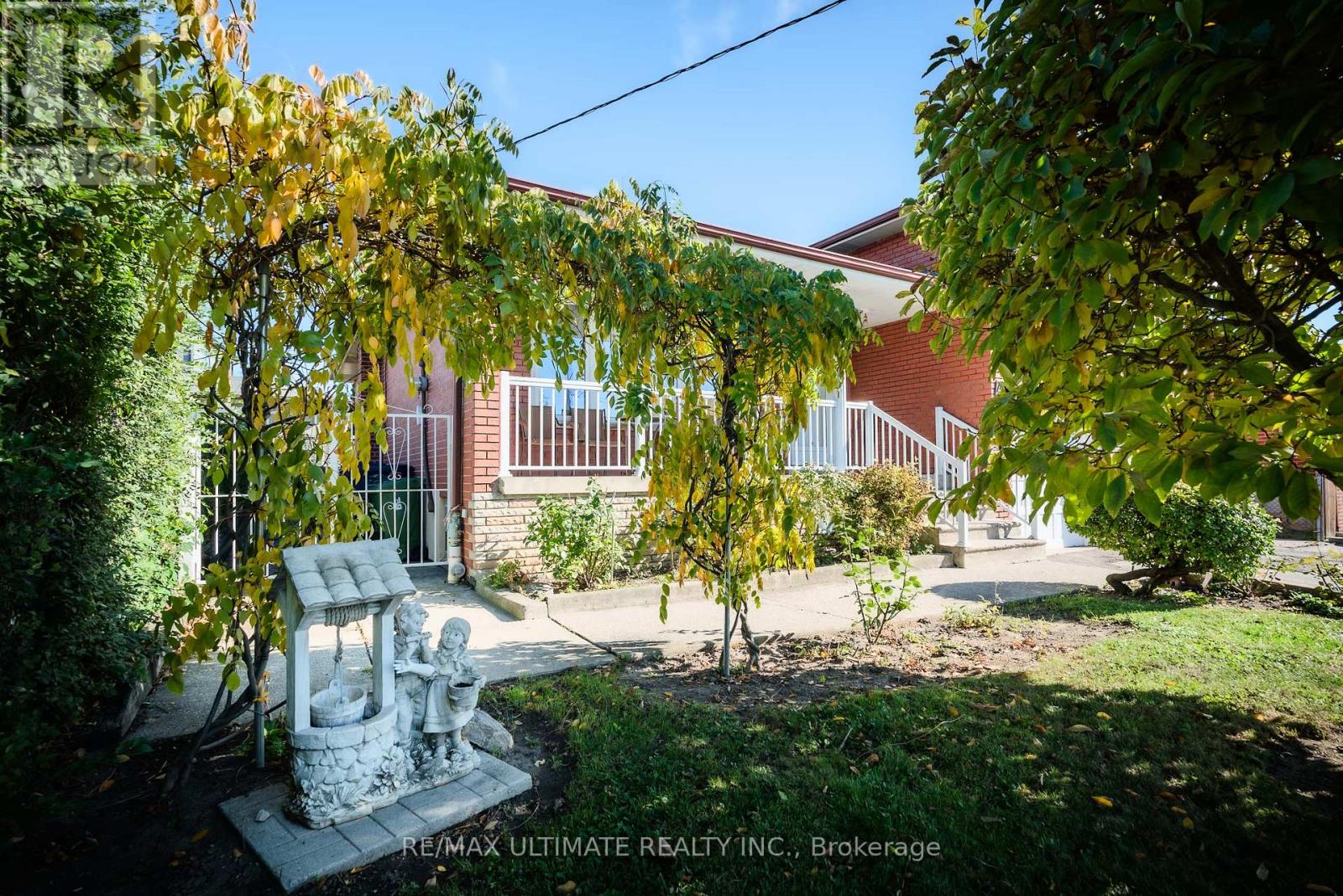 47 Jocada Road, Toronto, Ontario  M6L 2J4 - Photo 33 - W12476135