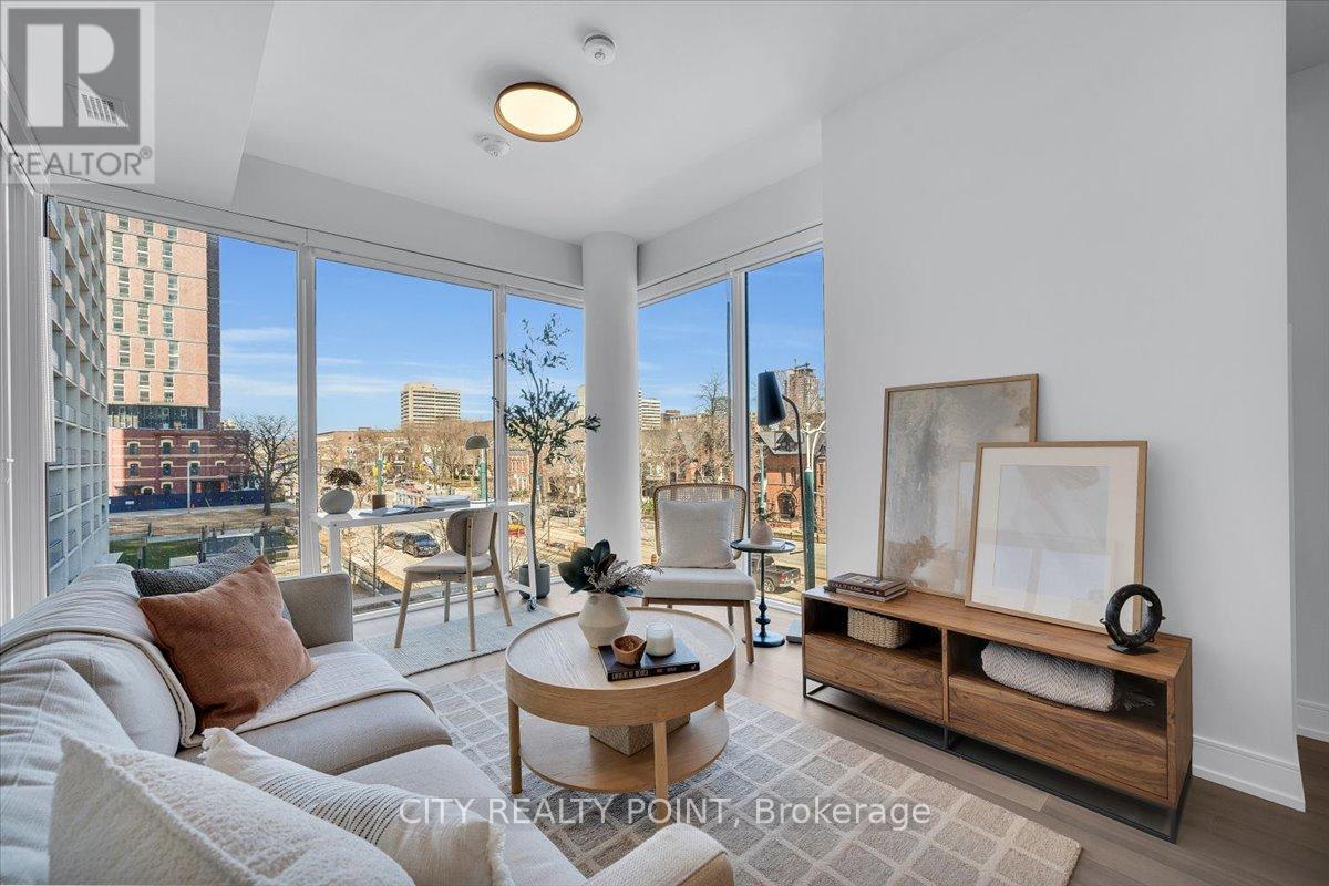 209 - 664 SPADINA AVENUE, Toronto, Ontario