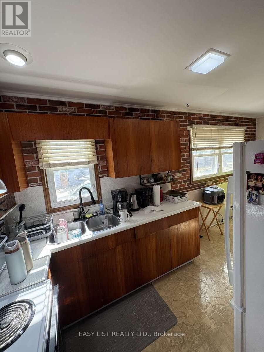 1946 Malta Road, Windsor, Ontario  N8W 4H4 - Photo 23 - X12460452