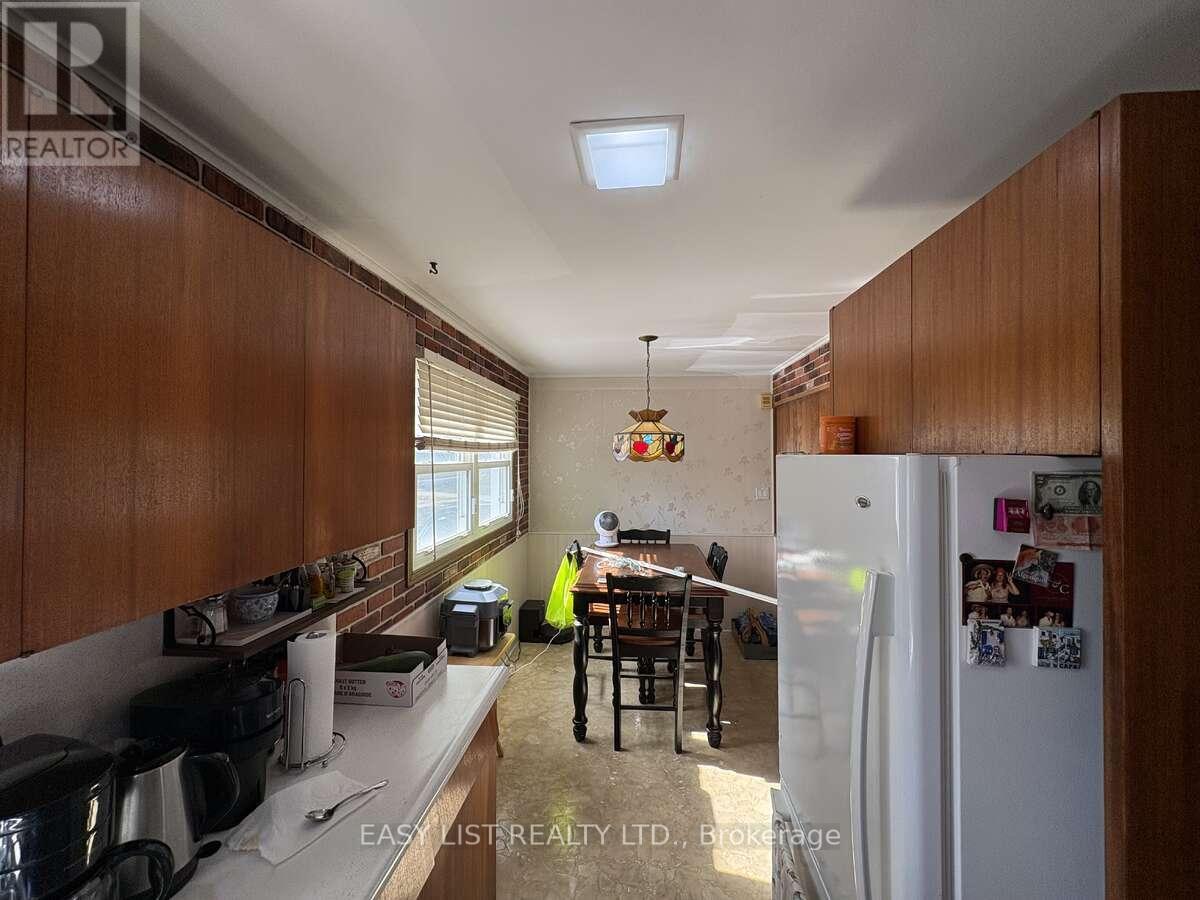 1946 Malta Road, Windsor, Ontario  N8W 4H4 - Photo 25 - X12460452