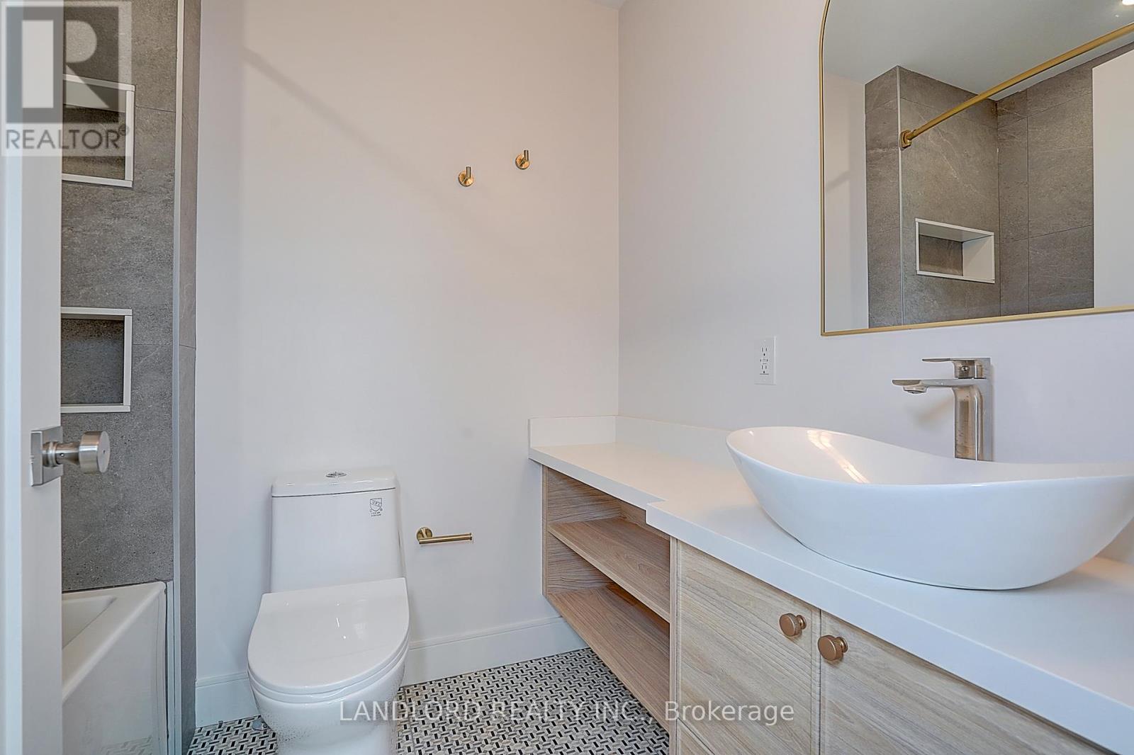 Unit 2 - 1344 Pape Avenue, Toronto, Ontario  M4K 3X2 - Photo 31 - E12493276