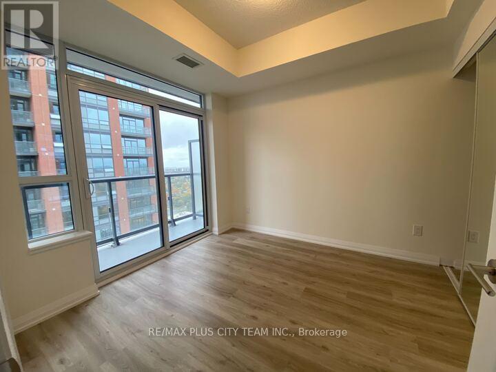2205 - 3260 Sheppard Avenue E, Toronto, Ontario  M1T 3K3 - Photo 2 - E12493282