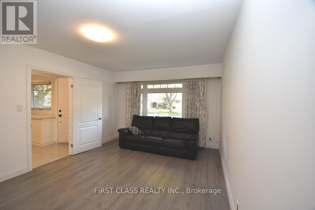 152 Eastmount Street, Oshawa, Ontario  L1G 6K6 - Photo 4 - E12493334