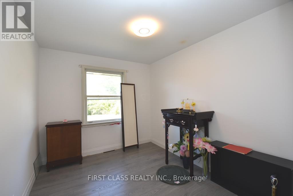 152 Eastmount Street, Oshawa, Ontario  L1G 6K6 - Photo 8 - E12493334