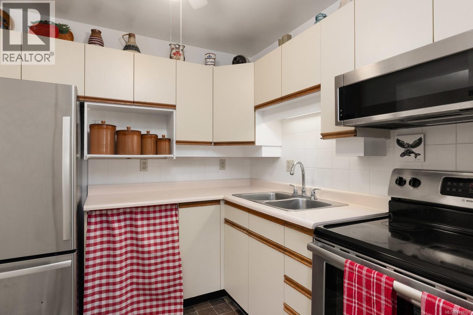 204 2490 Bevan Ave, Sidney, British Columbia  V8L 5C6 - Photo 9 - 1018589