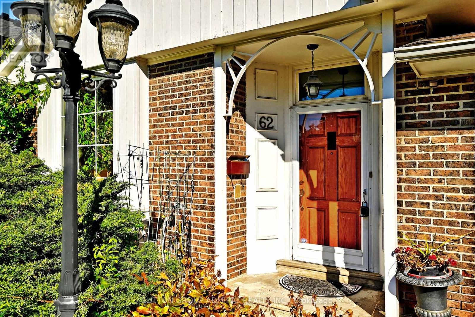 62 Apricot Street, Markham, Ontario  L3T 1C8 - Photo 2 - N12493248