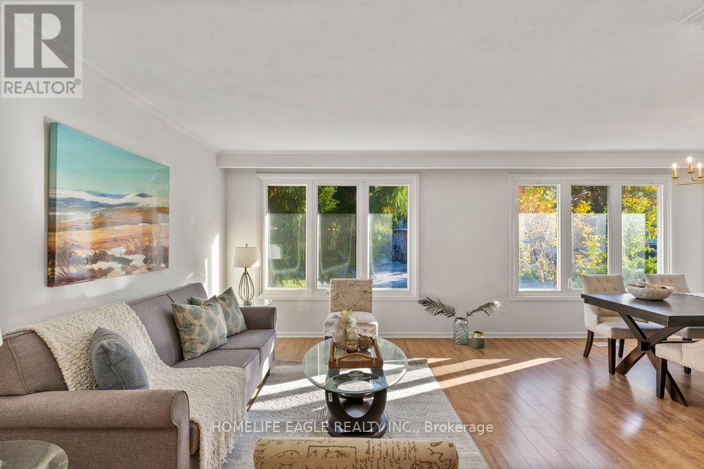 223 Cherrywood Drive, Newmarket, Ontario  L3Y 2Y1 - Photo 2 - N12493288