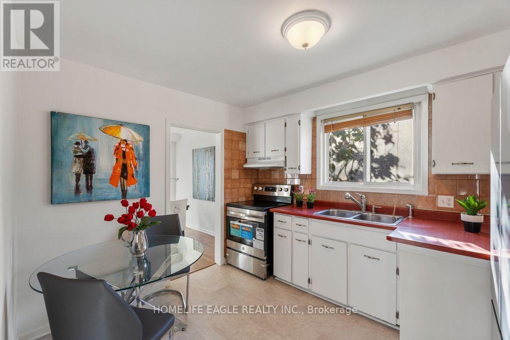 223 Cherrywood Drive, Newmarket, Ontario  L3Y 2Y1 - Photo 7 - N12493288