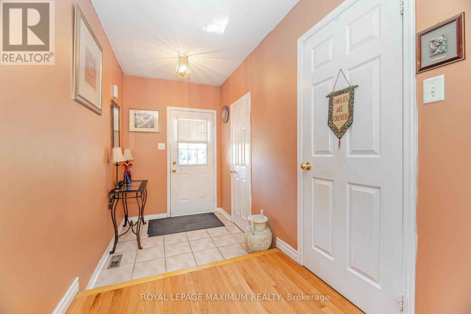 85 Ronan Crescent, Vaughan, Ontario  L4H 2J6 - Photo 7 - N12493306