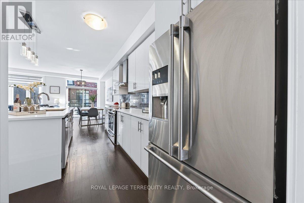 25 Nardini Lane, Richmond Hill, Ontario  L4C 0Z9 - Photo 12 - N12493312