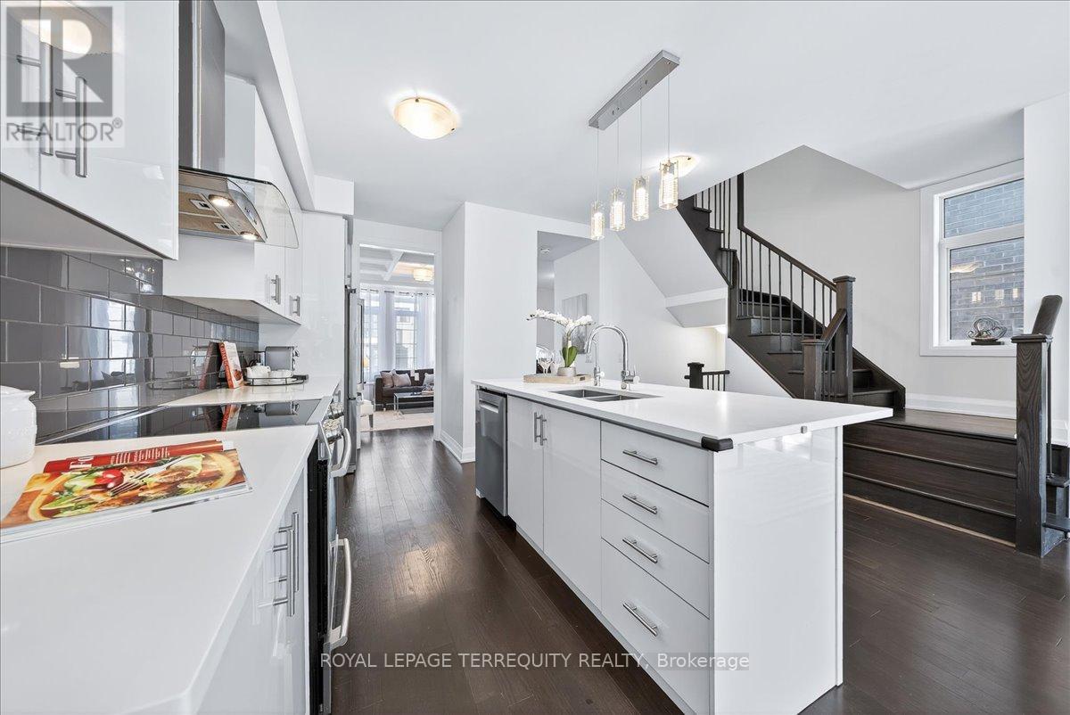 25 Nardini Lane, Richmond Hill, Ontario  L4C 0Z9 - Photo 14 - N12493312