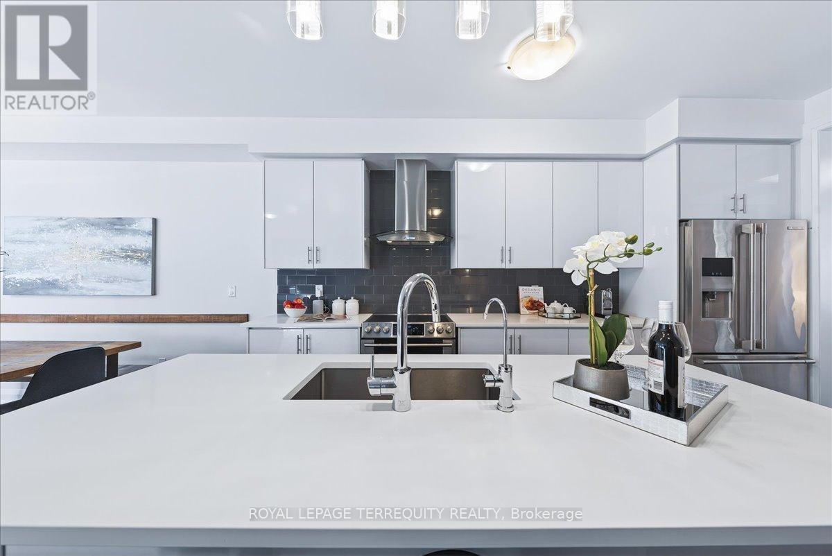 25 Nardini Lane, Richmond Hill, Ontario  L4C 0Z9 - Photo 15 - N12493312