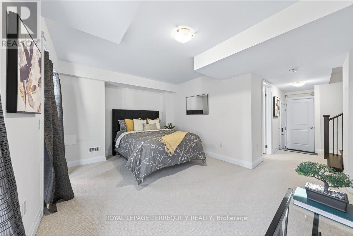 25 Nardini Lane, Richmond Hill, Ontario  L4C 0Z9 - Photo 32 - N12493312